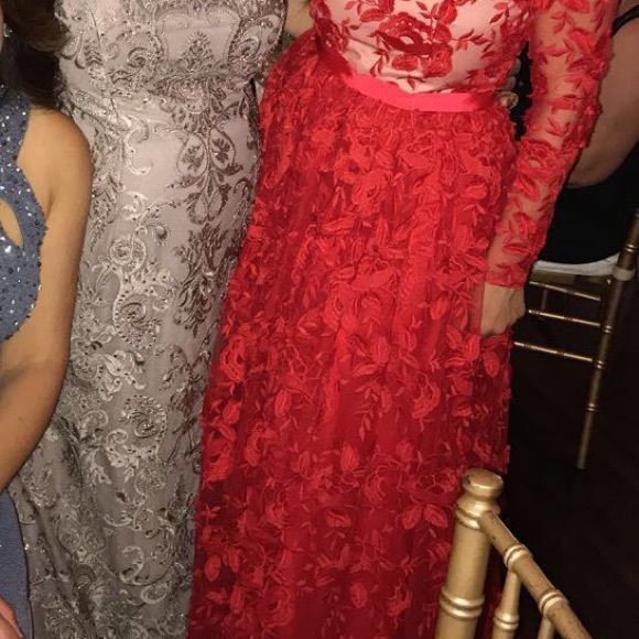 Red formal gown/dress ML by Monique Lhuillier - Picture 3 of 4